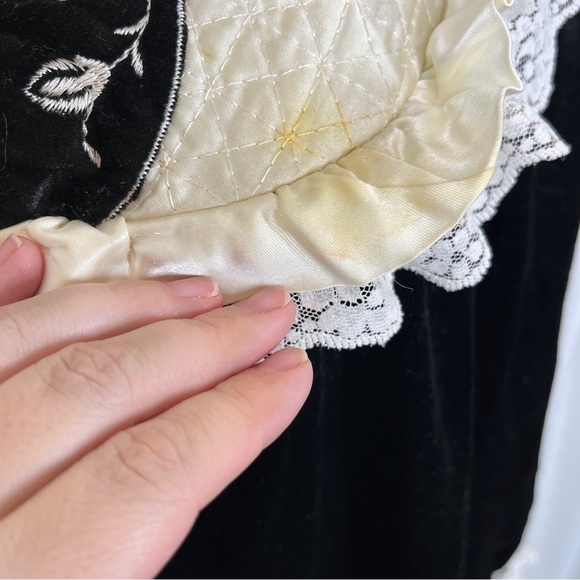 Vintage Black velvet zip up mum - Picture 7 of 13